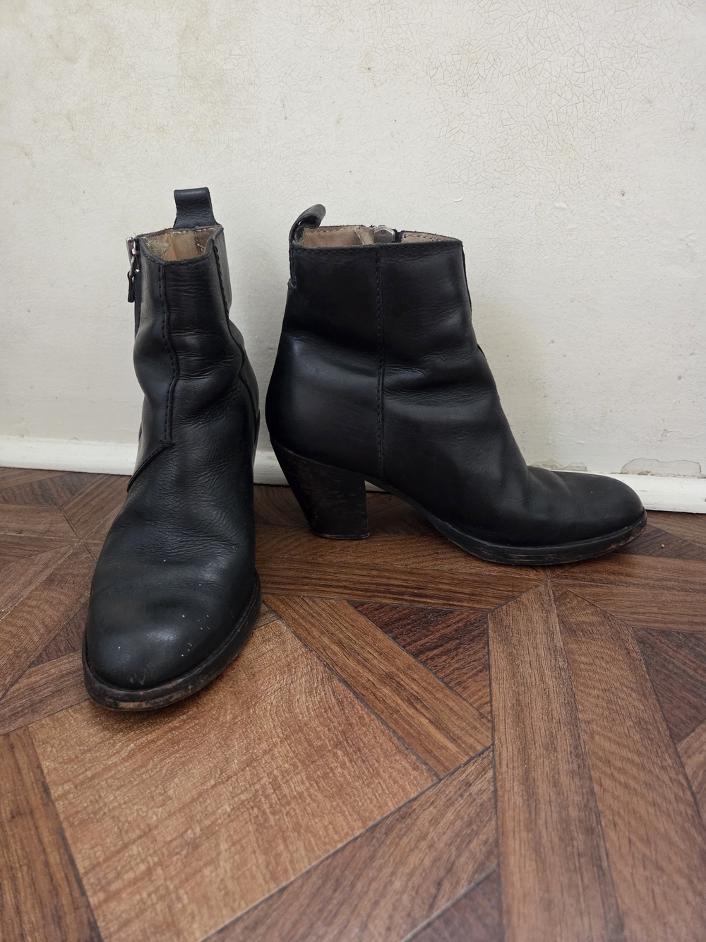 Acne Women's Black Leather Ankle Boots - Classic Side-Zip Heels